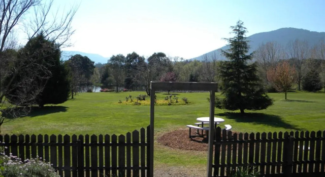 Коттедж с 3 комнатами Sanctuary Park Cottages