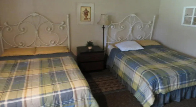 The Wesley Inn Motel, Забронировать Мотель Лейк-Дженива Висконсин, рядом с Geneva Lake Museum of History