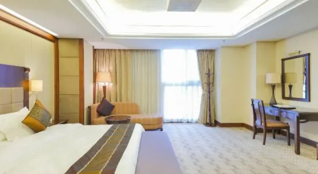 Люкс Business Jingming Club Hotel