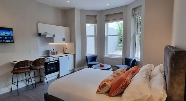 Студия Deluxe The Ivy Apartments
