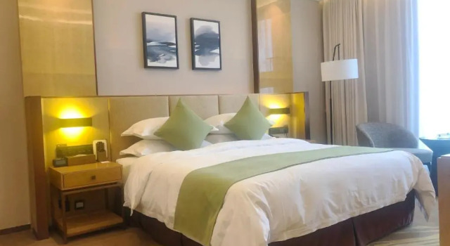 Номер Superior Leshan Ramada Hotel