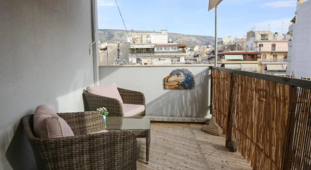 Студия Exceptional modern studio in Athens, big balcony, central & calm