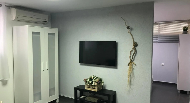 Cozy modern apartment near the sea in city center, Забронировать Апартаменты/квартира Апартаменты Натания, рядом с Торговый центр Hasharon, Апартаменты/квартира