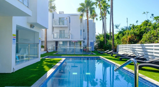 Rio Gardens - Great 1-bdr Apt w Balcony, Забронировать Отель Отели Айия-Напа 3 звезды, рядом с Парк развлечений Айа-Напа, 3*