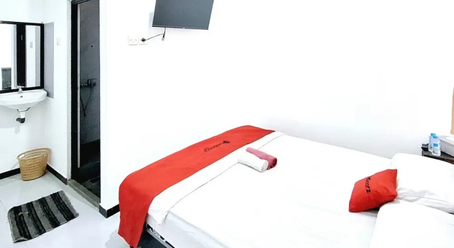 RedDoorz @ Queen Asri Premium