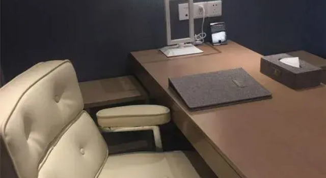 Lens International Hotel, Prenota Hotel Hotel a Dunkou con parcheggio, Parcheggio