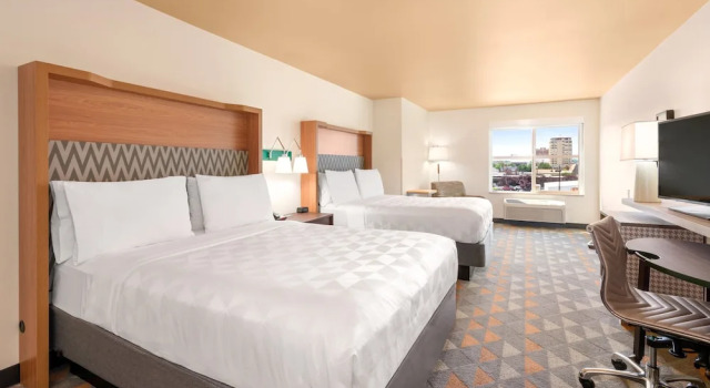 Четырёхместный номер Premium Holiday Inn Yakima by IHG