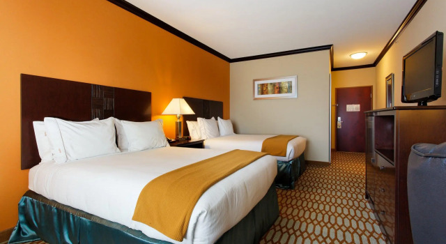 Четырёхместный номер Standard Holiday Inn Express Hotel & Suites Corpus Christi-Portland by IHG