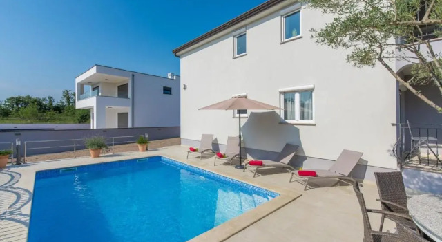 Апартаменты Silver Holiday House
