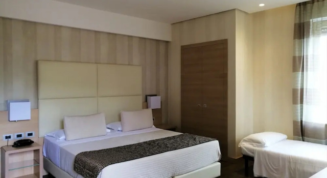 Трёхместный номер Superior c 1 комнатой с балконом и с видом на сад Hotel Continental