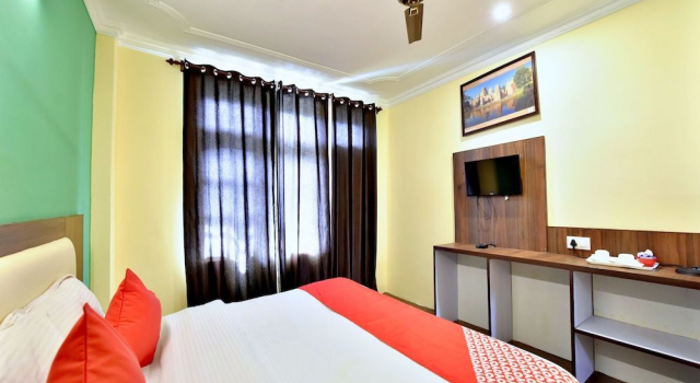 OYO 12907 Hotel Isha Residency, Забронировать Отель Отели Надди с завтраком, Завтраки