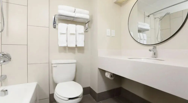 Номер Comfort Canad Inns Destination Centre Polo Park