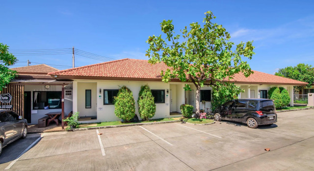 UD Place, Varaa Hotelli Hotellit North-Eastern Thailand pysäköinnillä, Pysäköinti