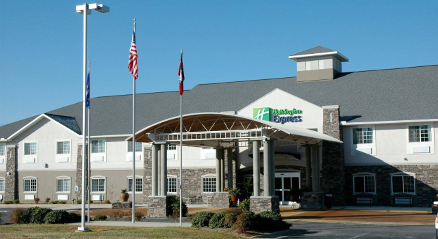 Holiday Inn Express Monticello, an IHG Hotel, Buchen Sie Hotel Hotels in Ozark mit Parkplatz, Parkplätze