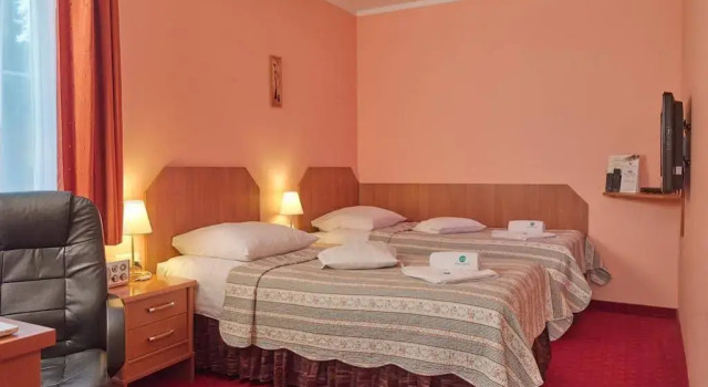 Aura - Hotel & Restaurant & Sauna, Забронировать Отель Зелёна-Гура Любушское воеводство