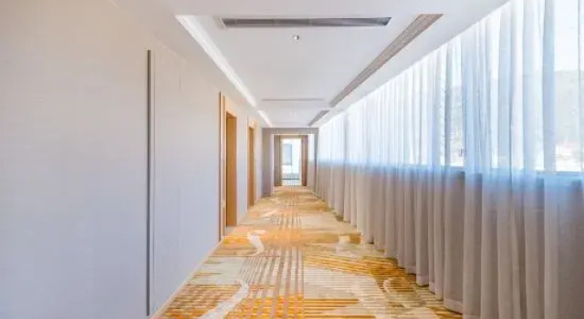 Vienna Hotel (Yuxi Xinping Gasa Flower Street)