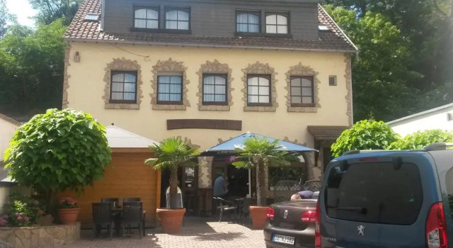 Hotel zur Klause, Забронировать Отель Отели Саарбрюккен с парковкой, рядом с Museum in Der Schlosskirche, Парковка