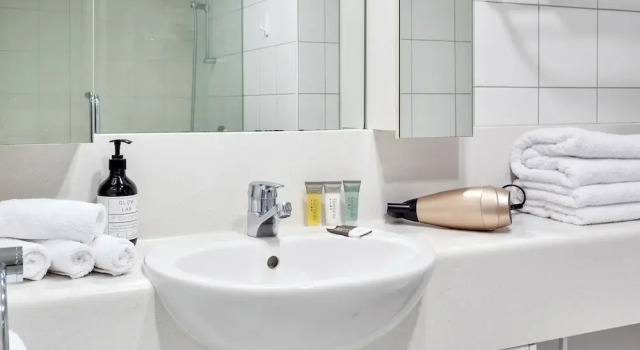 Студия Sea City Views Takapuna Studio w Carpark