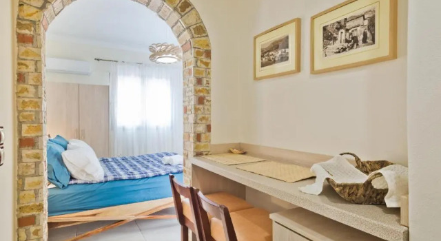 Olive Studios Karpathos Studio #1, Забронировать Отель Отели Дия с парковкой, Парковка