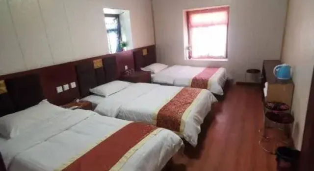 Daocheng Lingyunlou Homestay