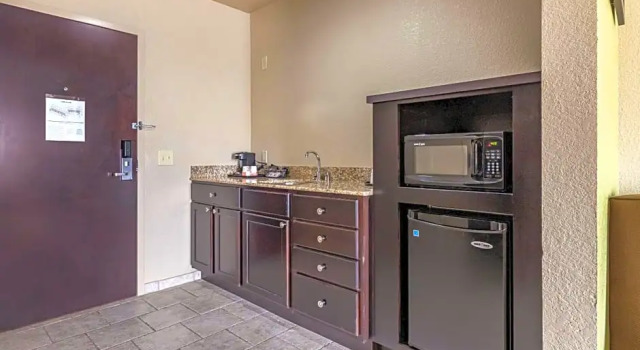 Люкс Comfort Inn Bentonville - Crystal Bridges