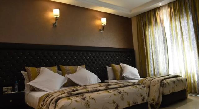 Полулюкс Hotel La Luna