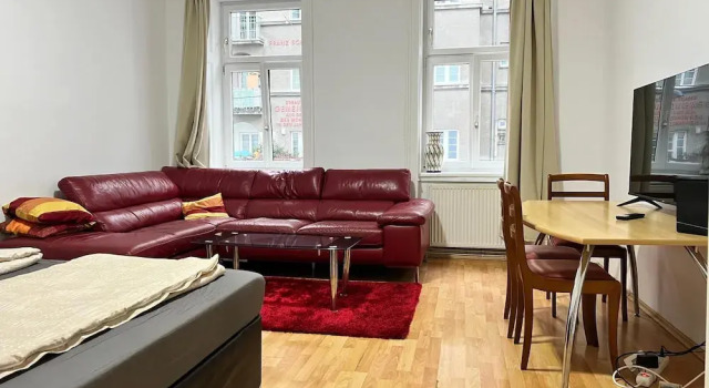 Cozy 2BR Apartment Near Danube River, Prenota Appartamento Vienna Austria