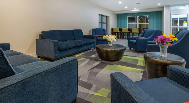 Country Inn and Suites by Carlson Waldorf, Rezerwuj Hotel Waldorf Maryland