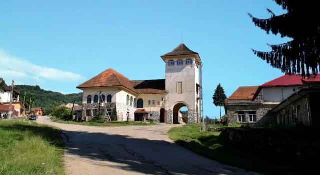Коттедж Turnul Mareșalului -Casă de Vacanță cu Panoramă 360 în Inima Naturii, lângă Transfăgărășan