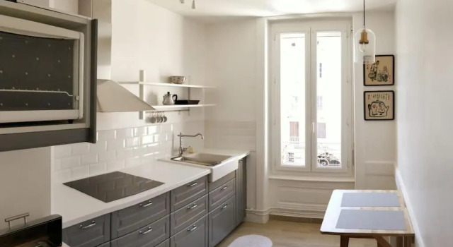 Le Cheylard, appartement spacieux et lumineux, Prenota Appartamento Hotel a Alvernia con parcheggio, Parcheggio