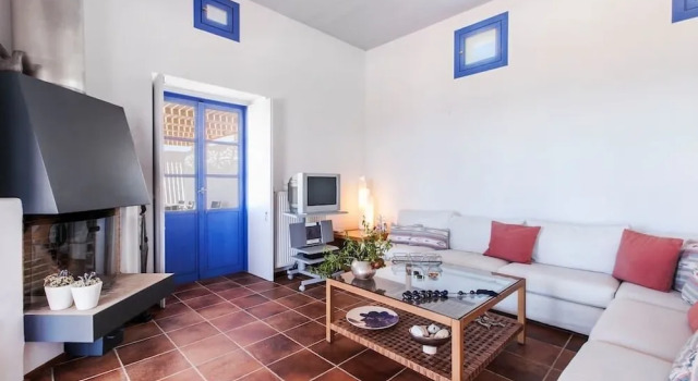Gorgeous 6bdr SeaFront Villa, Prenota Villa Aliki Paro