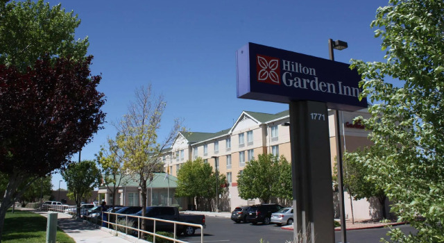 Кровать в общем номере Hilton Garden Inn Albuquerque North/Rio Rancho