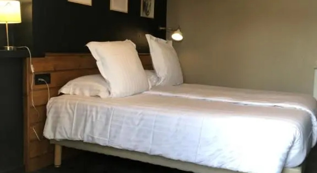 Двухместный номер Standard с балконом Hôtel Génépi