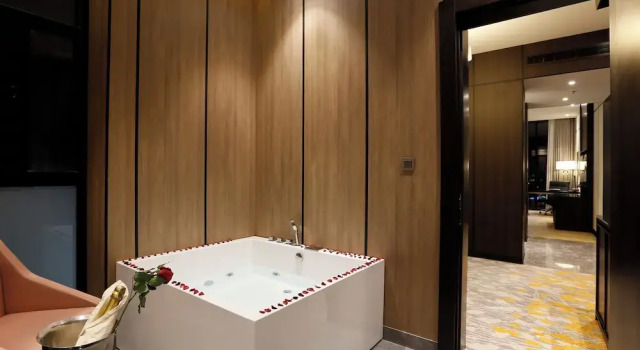 Люкс Freesia Hotel