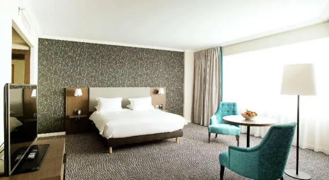 Люкс с 2 комнатами Hilton Paris Charles De Gaulle Airport