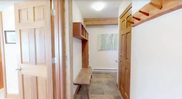 Ski In, Ski Out 4 Bedroom Condo in Snowmass Village With Pool and Hot Tubs, Забронировать Отель Сноумасс-Виллидж Горнолыжный курорт Аспен-Сноумас, рядом с Krabloonik Dogsled Rides