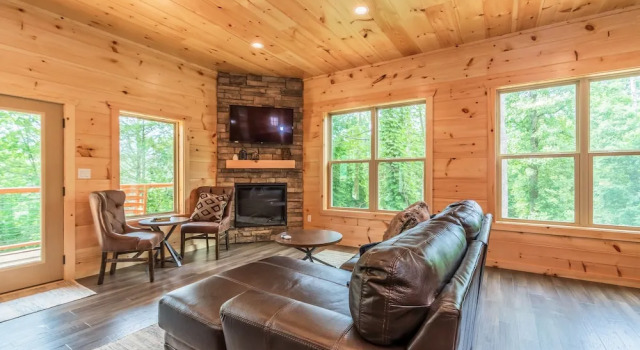 New Listing! Luxe Brand-new Mountain 5 Bedroom Home, Забронировать Дом для отпуска Гатлинберг Great Smoky Mountains National Park, рядом с Светофор №2B