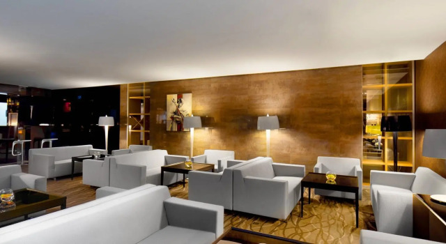 Ramada Hotel and Suites Baku, Забронировать Отель Бизнес-отели Баку, рядом с Торговый центр Ganjlik, 4* 5*