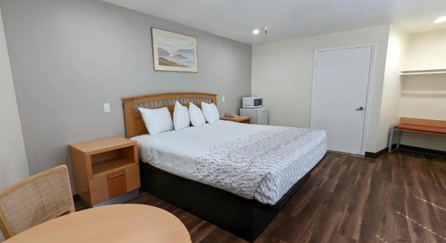 Номер Deluxe Royal Inn