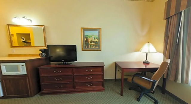 Люкс Country Inn & Suites by Radisson, St Cloud East, MN