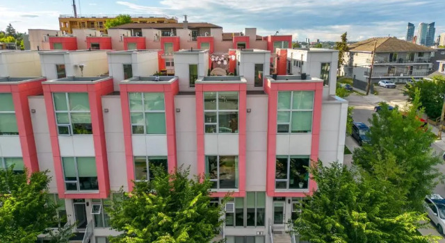 Номер Standard The Noma I Private Rooftop Patio I Marda Loop I TV
