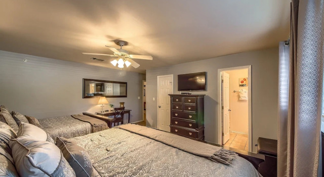 Ww I102 Restful River Retreat 2 Bedroom Condo by RedAwning