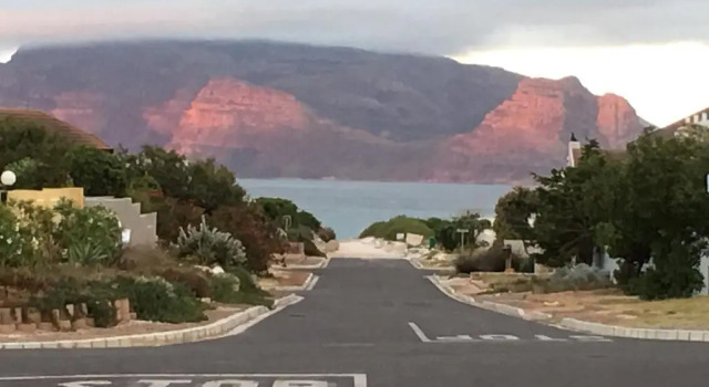 Storyhouse in Kommetjie, Забронировать Отель Отели Cape Peninsula с бассейном, Бассейн