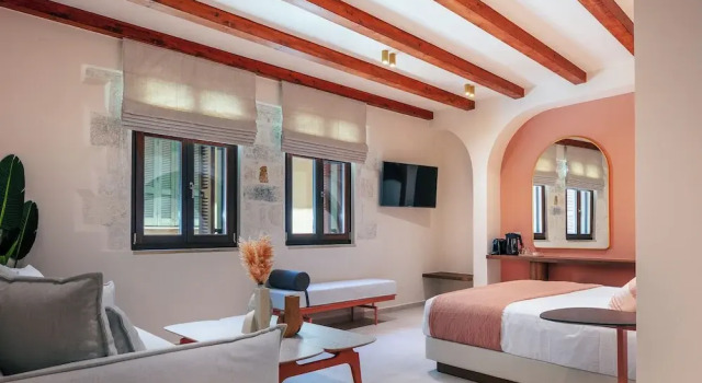 Полулюкс La Montre Luxury Boutique Suites