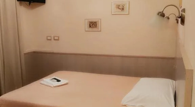 Hotel Megan, Забронировать Отель Генуя Итальянская Ривьера, рядом с Stazione Genova Sampierdarena