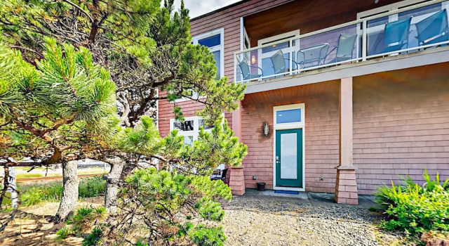 300-310 South Pacific St Townhouse Units, 1, 2 and 3 3 Bedrooms 3.5 Ba