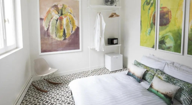 MONTMARTRE ROMANTIC, Bed & Breakfast - Paris, Забронировать Гостевой дом Отели Парижа с парковкой, рядом с Монмартр, Парковка