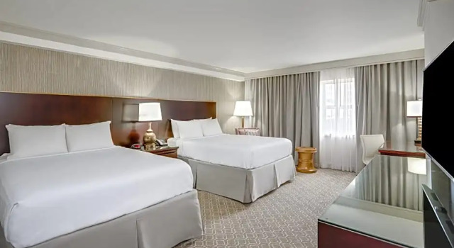 Четырёхместный люкс c 1 комнатой Crowne Plaza New Orleans French Qtr - Astor by IHG