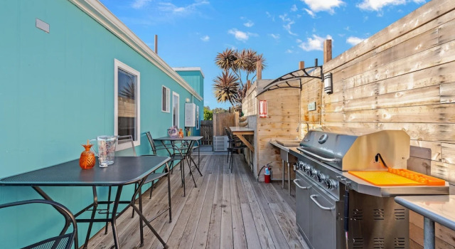 Коттедж Good Life Vacation Rental Resort