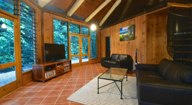 Daintree Cascades, Rezervovat Hotel Diwan 